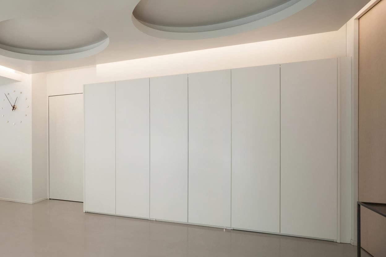 Weißer Wandschrank im Flur Wandschränke für den Flur mit unserem Möbelplaner